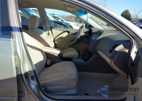 2010 Nissan Altima 2.5 S z USA, uszkodzony, nr VIN 1N4AL2AP4AC178406